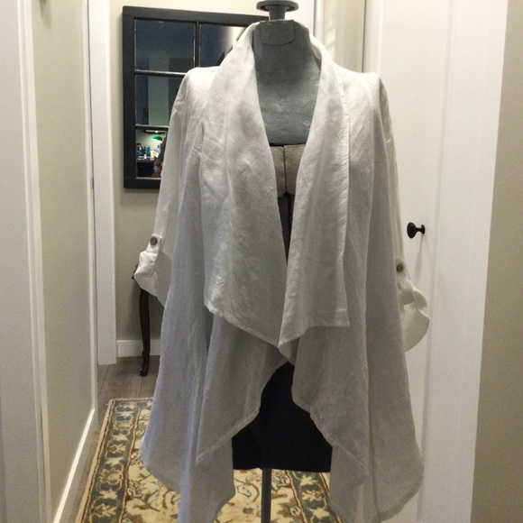 Beautiful Linen Top from Italy - Picture 5 of 7
